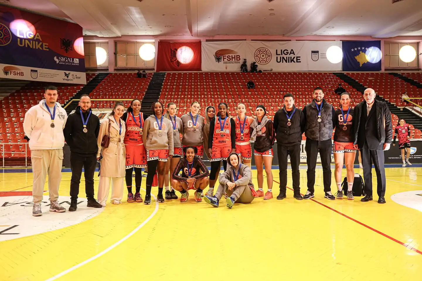 Pamje nga ceremonia dhe ndeshja për vendin e 3-të në mes të Bashkimit dhe Partizanit